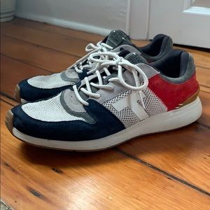 Tom’s Casual Sneakers